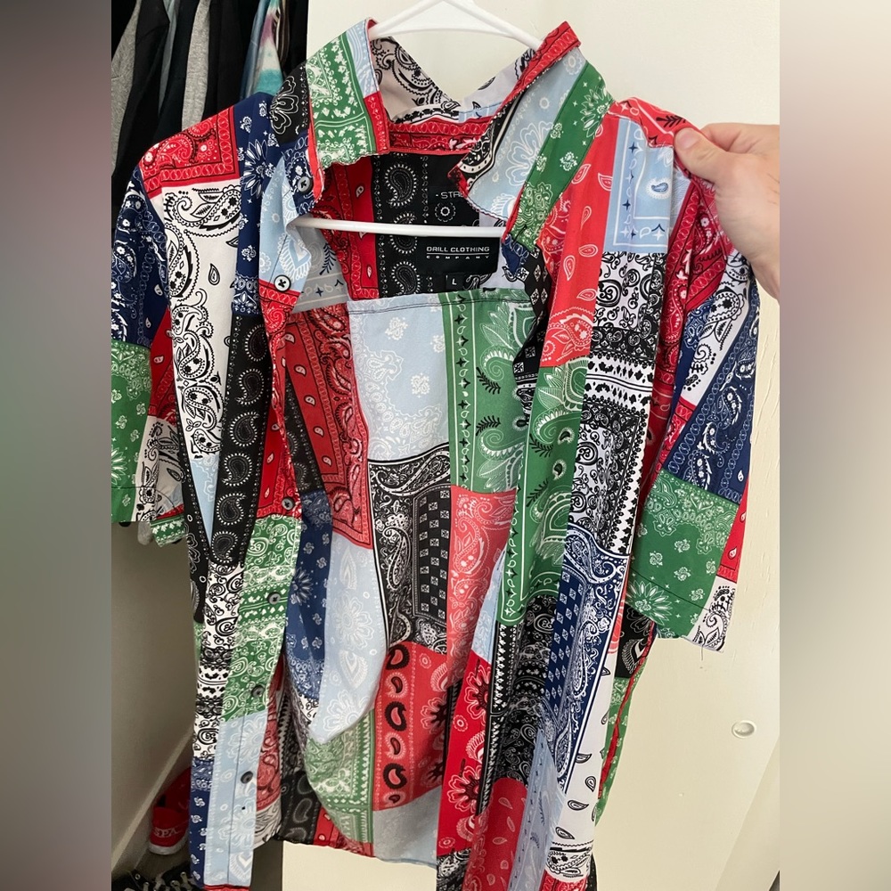 Cool and lightweight bandana button up